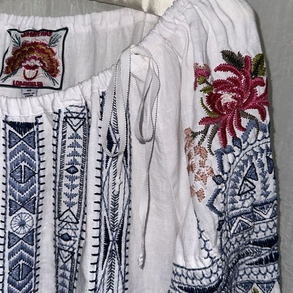 Johnny Was XS Davis Tie Peasant Bohemian White Blue Pink Embroidered Linen Top - Picture 7 of 14